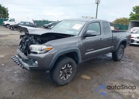 2016 Toyota Tacoma Trd Off Road z USA, uszkodzony, nr VIN 5TFSZ5AN8GX009620
